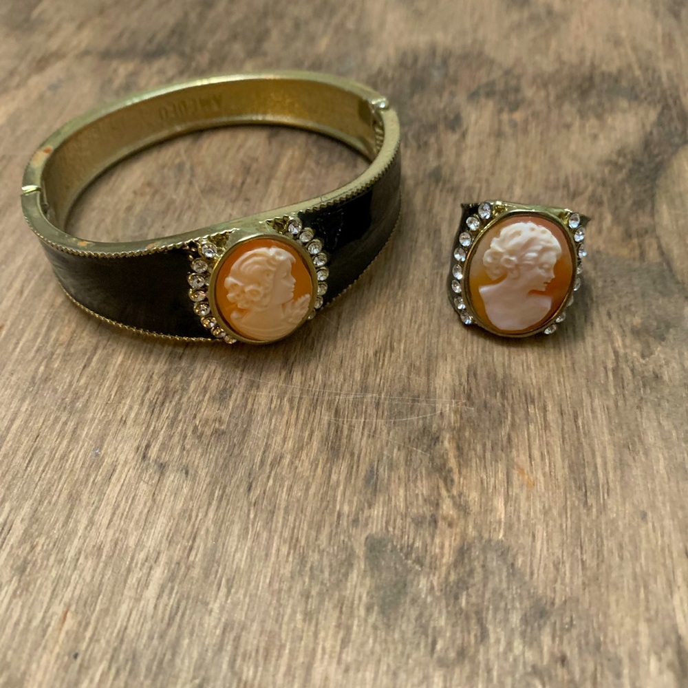 Amadeus Cameo Black Carved Enamel BRACELET & RING With Crystal Accent Stone 5.5
